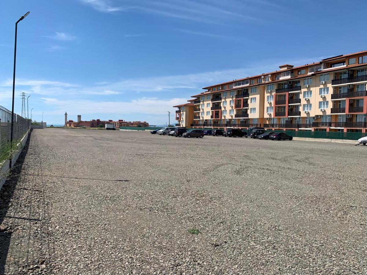 Apartcomplex Chateau Aheloy Exterior photo